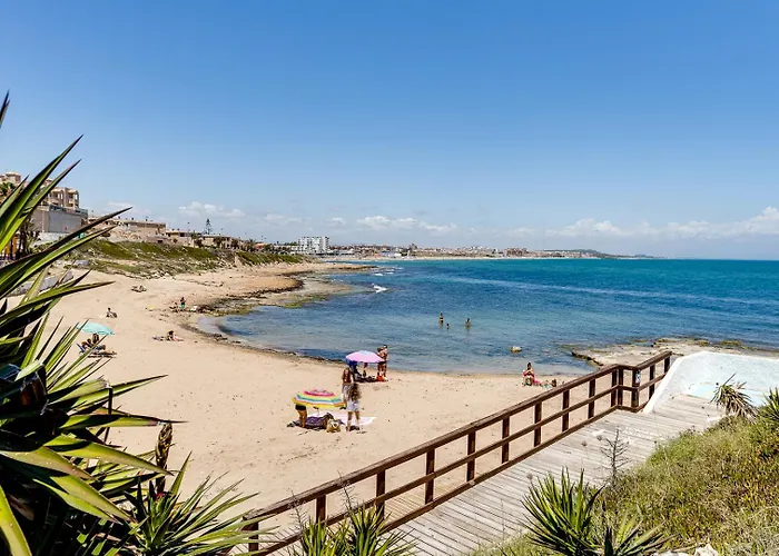 Urb Vinamar تورّيفيِخا